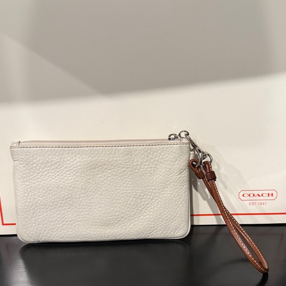 Coach Soho White Leather Wristlet with Brown Buckle Accent - Picture 2 of 9
